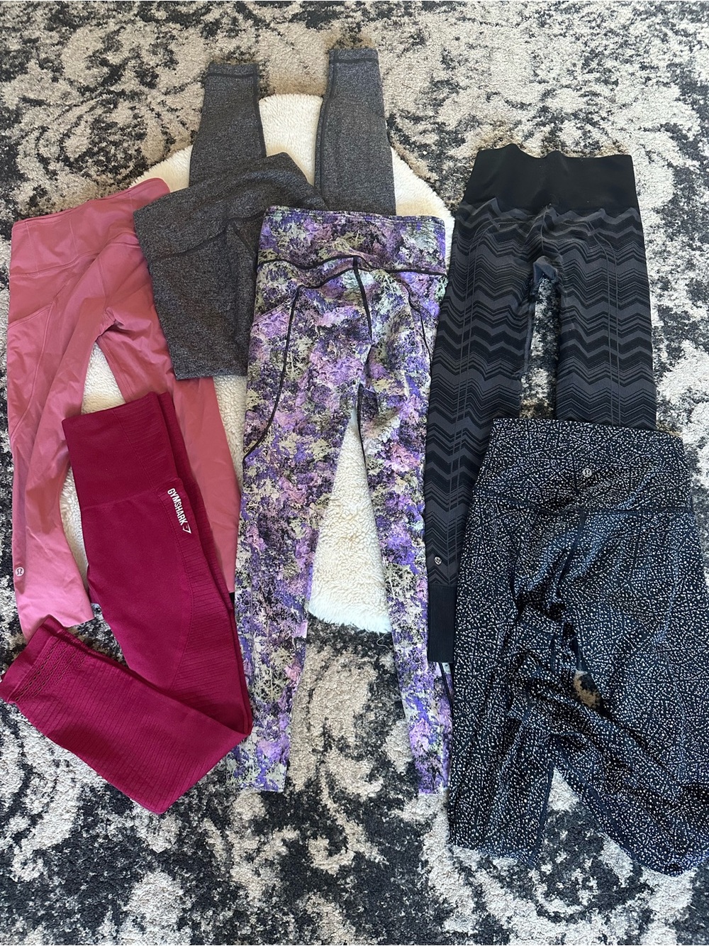 lululemon gymshark leggings lot of 6 pants. Sizes 4&6 selling as a lot